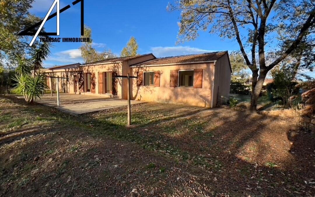 Villa de 103 m2 avec garage sur terrain proche commerces, écoles et plages