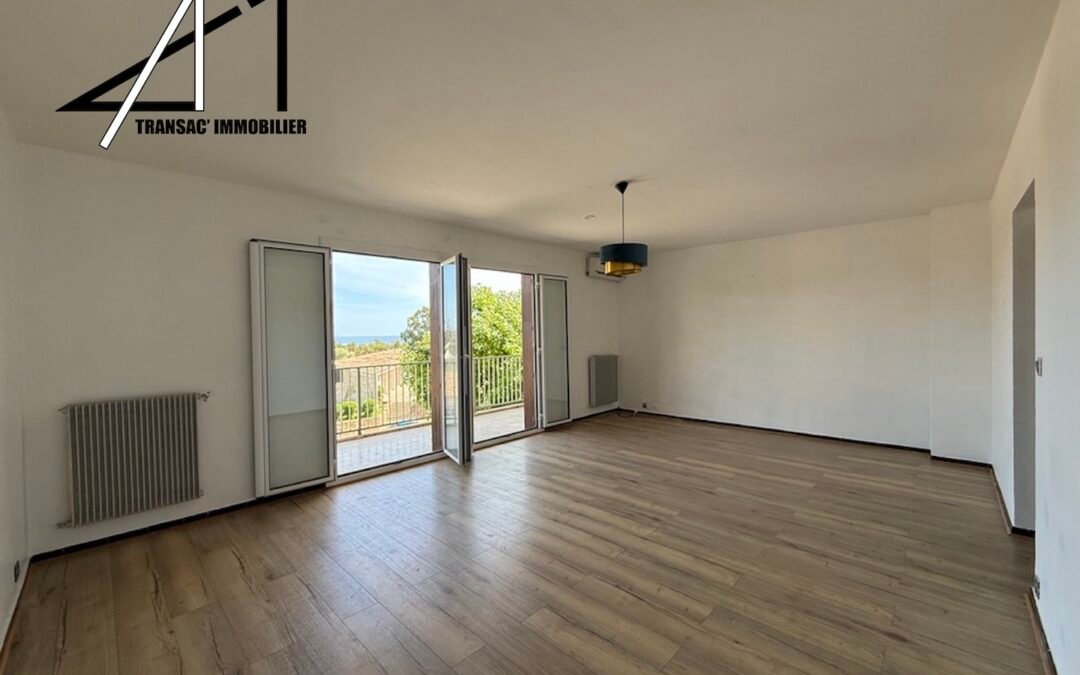 Appartement T4 de 94 m2 avec petit aperçu mer