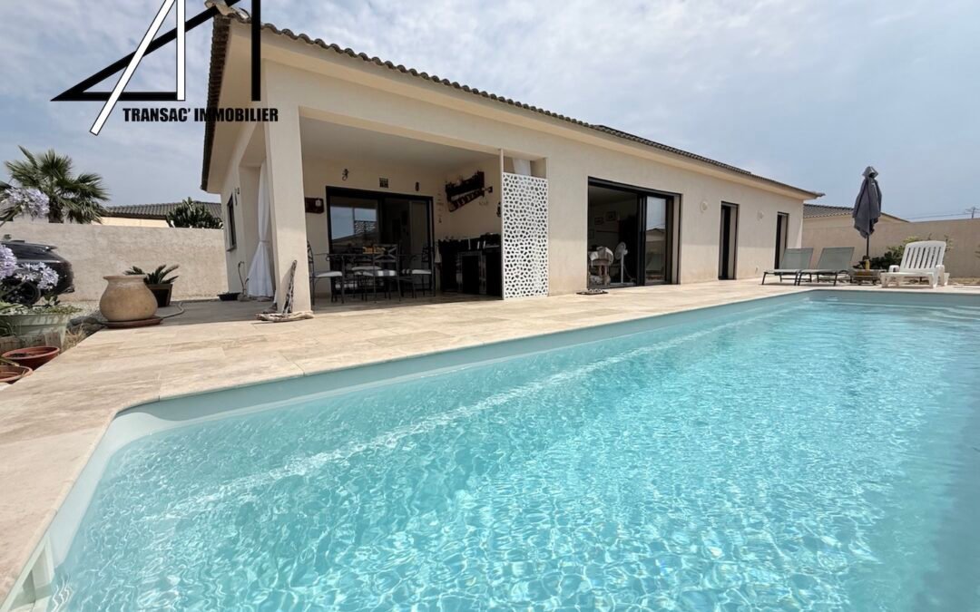 Jolie villa de plain-pied avec piscine, terrasse et garage