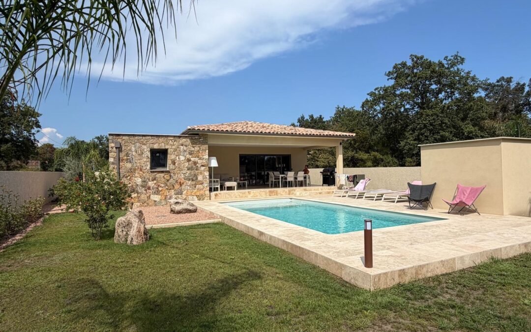 Magnifique villa neuve de plain-pied avec piscine